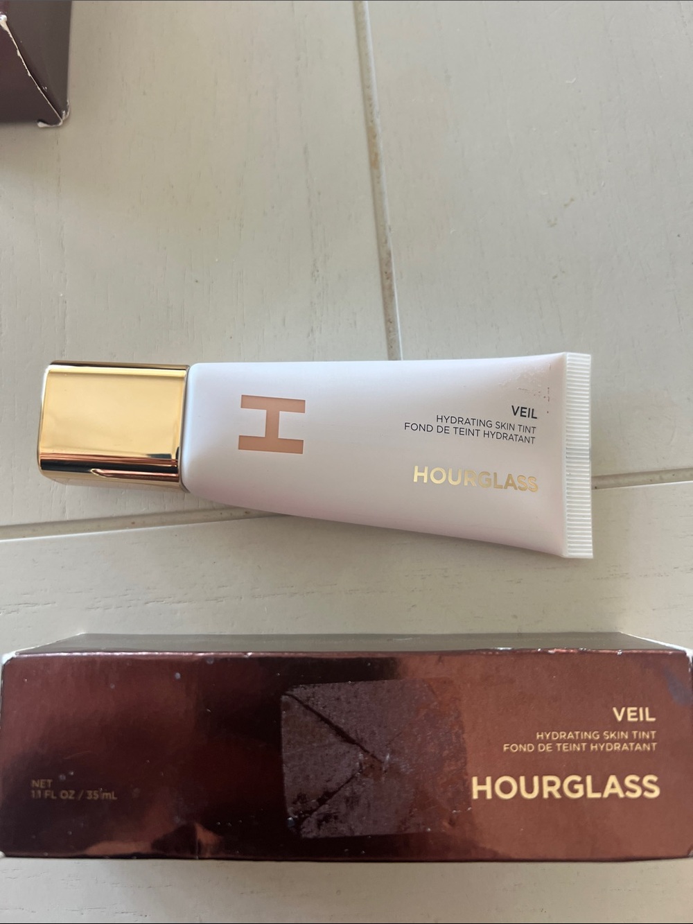 Hourglass Veil Hydrating Skin Tint — Neutral Beige shade 4